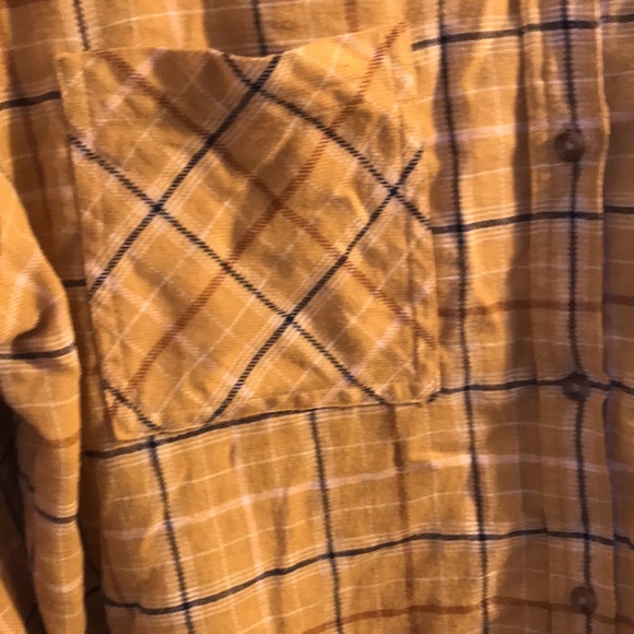 2 UNIVERSAL THREADS long sleeve flannel shirts - Picture 9 of 12